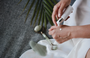 Skincare Untuk Kulit Berjerawat dan Sensitif